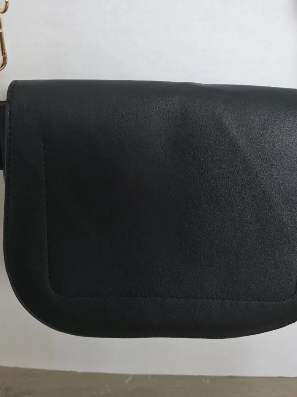 Black Saddle Crossbody Bag